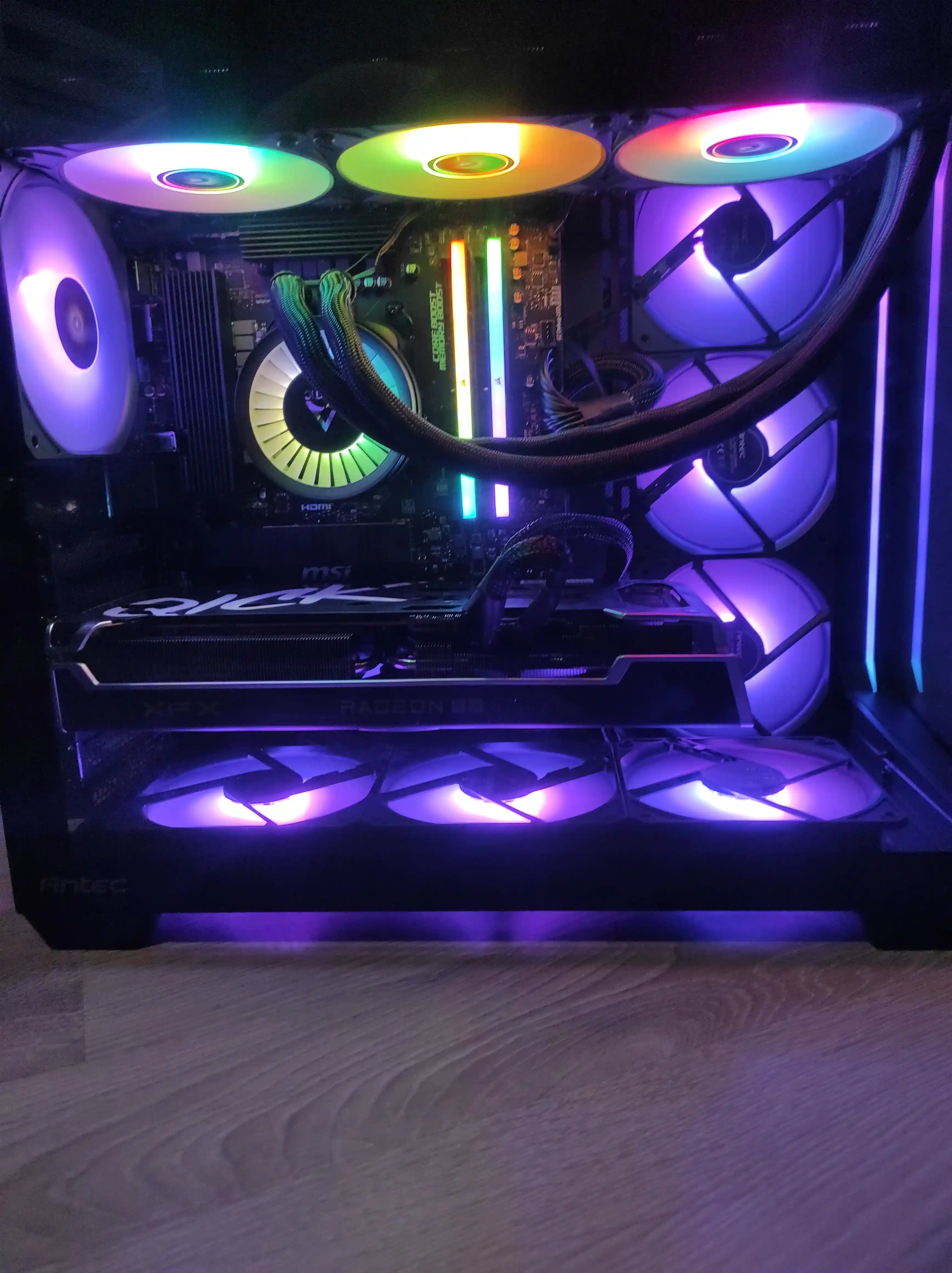 PC personnalisé pour un utilisateur exigeant avec un design unique