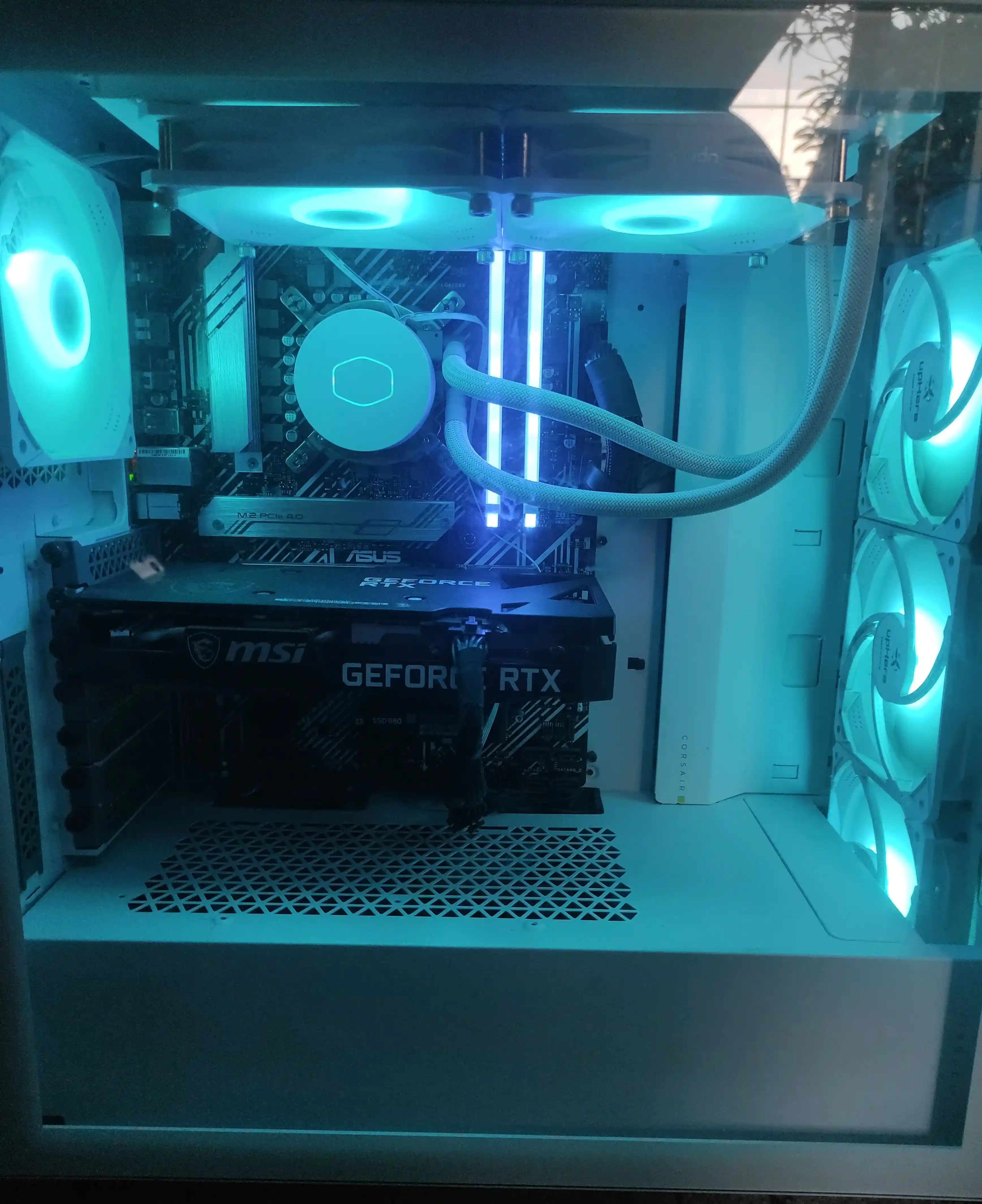 Montage d'un PC de gaming avec des composants modernes et performants